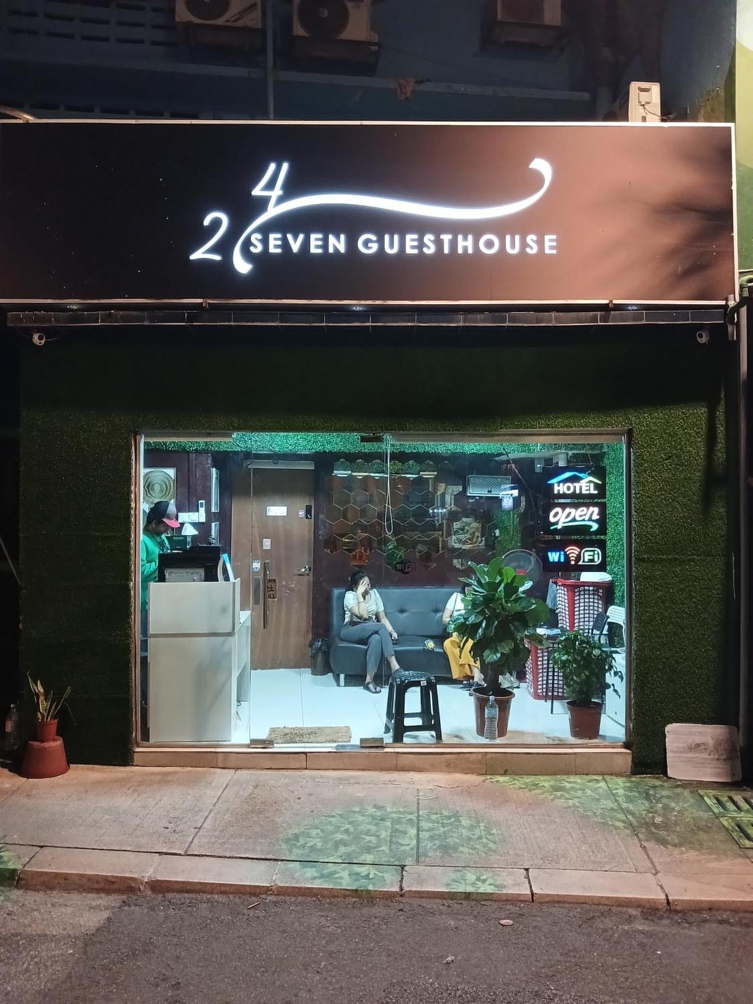 24Seven Guesthouse 쿠알라룸푸르 외부 사진